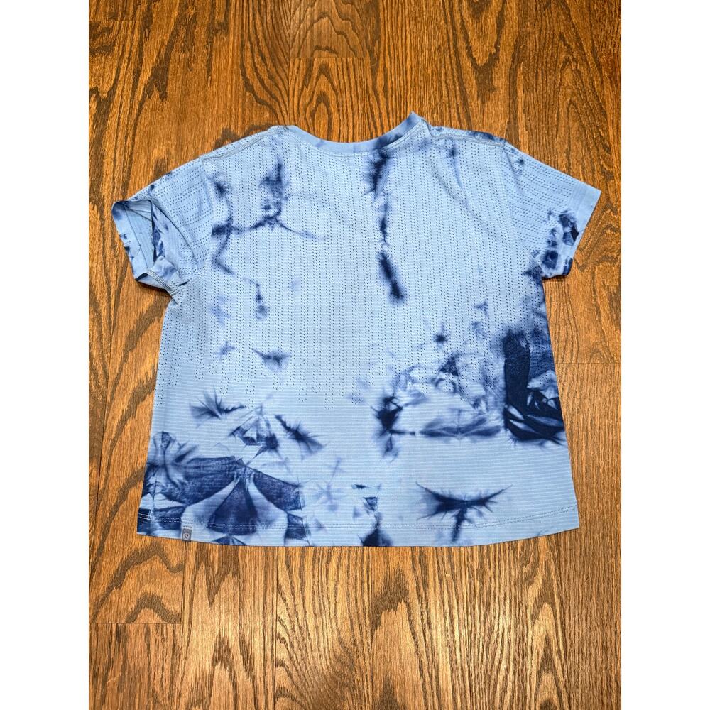 Lululemon Train to Be Short Sleeve - Sz 10